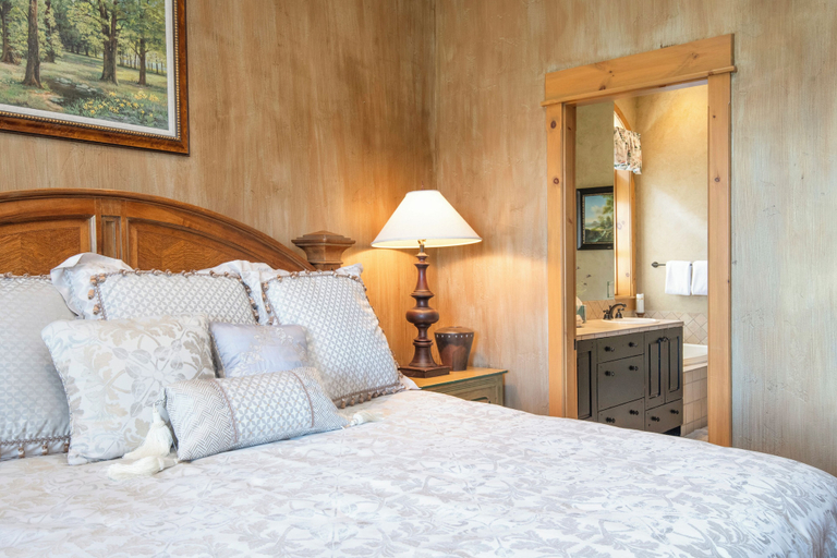 Bedroom 2, Snowberry by Elevation Accommodations, Eagle