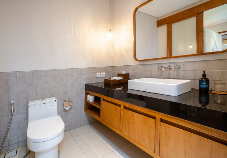 Bathroom 9