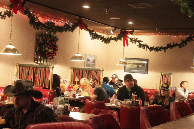 Food & Drinks 5, Windbreak Hotel, Matanuska-Susitna