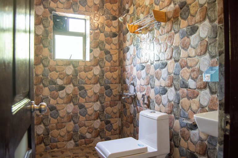 Bathroom, Green Nest Hostel, North Goa