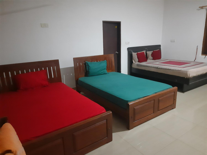 Bedroom 3, New Sunrise Batticaloa Hotel, Manmunai North