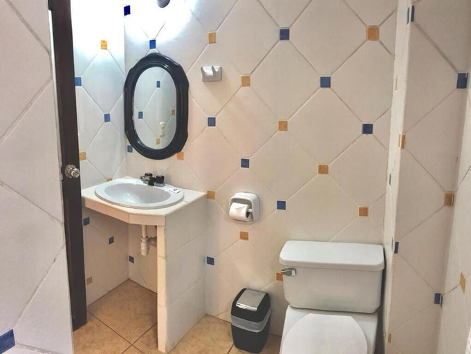 Bathroom 4, Supertramp Hostel Machupicchu, Urubamba