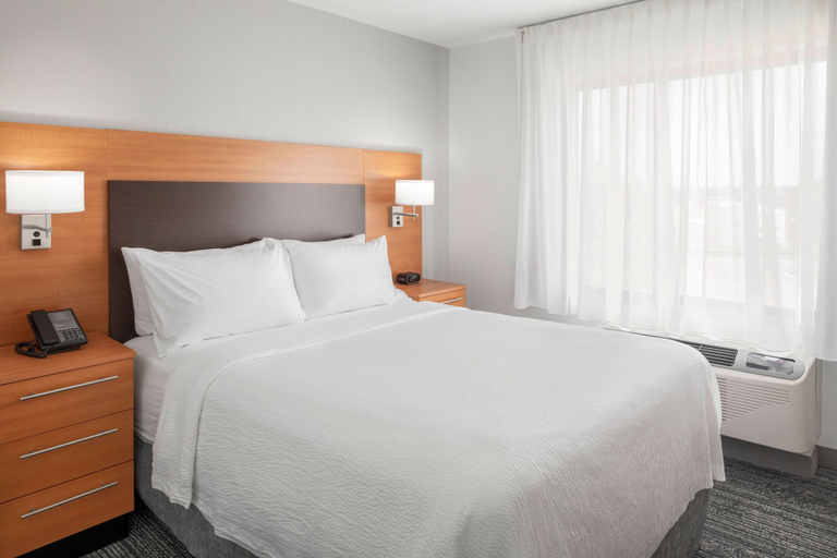 Bedroom 3, TownePlace Suites by Marriott Bangor, Penobscot