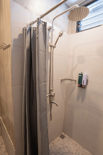 Bathroom 5, The Circle Hostel, San Juan