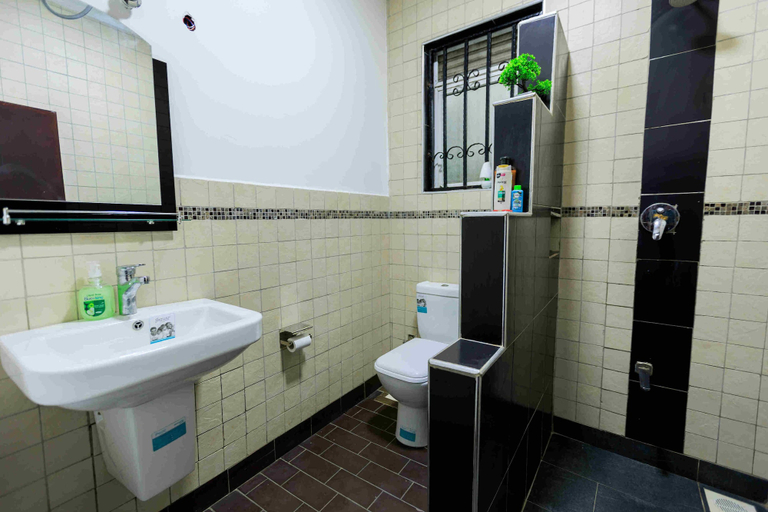 Bathroom 3, Lucian Cottages, Kampala