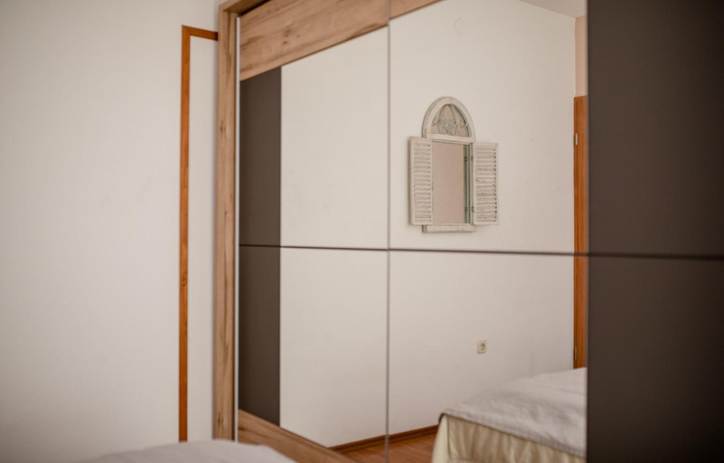 Others 3, Apartments Vladimir 2836, Lopar/Supetarska Draga