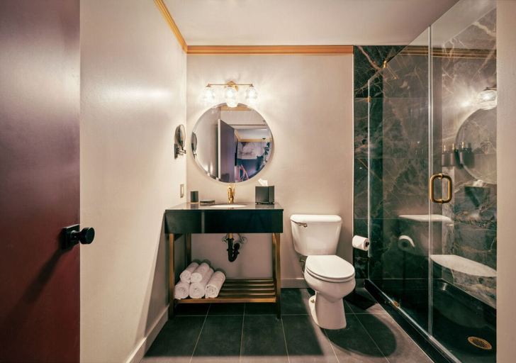 Bathroom 4, The Fainting Couch Boutique Hotel, Lake