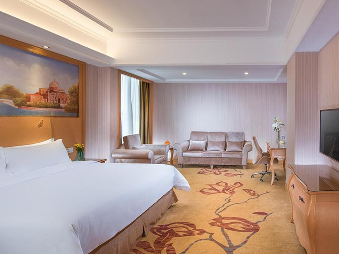 Bedroom 2, Vienna International Hotel Shenzhen Qianhai Happy Bay, Shenzhen