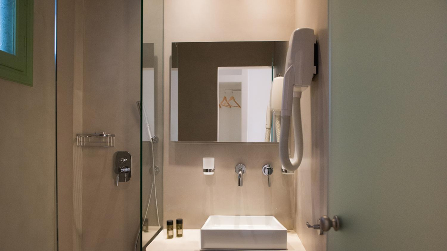 Bathroom 2, Lithos Suites Sifnos, South Aegean