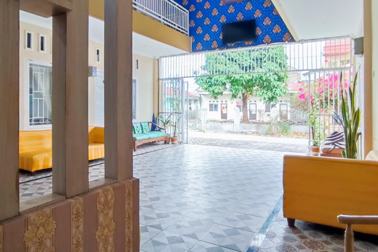 Public Area 3, RedDoorz Syariah @ Khalifi Guest House Padang, Padang