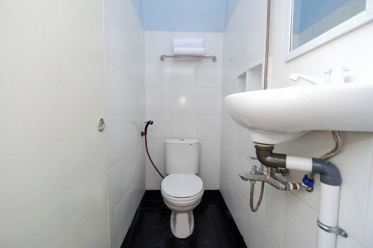 Bathroom 7