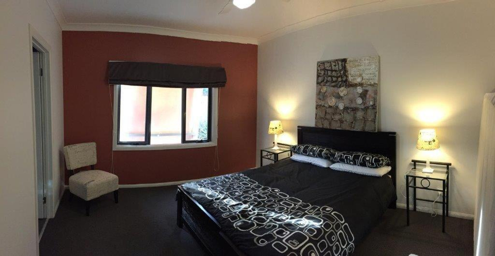 Bedroom 1, Serenity, Casey - Berwick