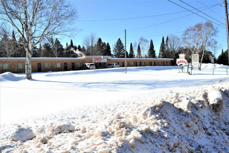 Exterior & Views, Royal Motel, Gogebic