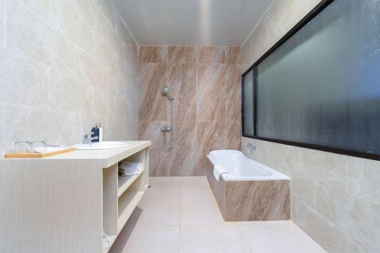 Bathroom 5