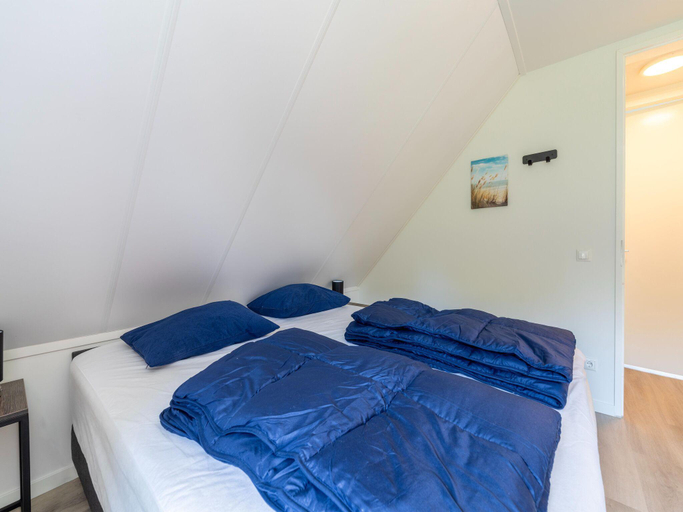 Bedroom 2, Waterside Retreat Sauna, Garden and Fishing Jetty, Bernisse