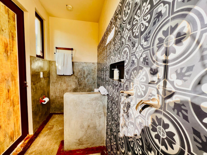 Bathroom 9