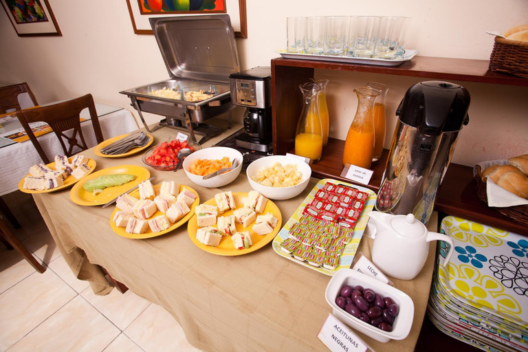 Food & Drinks 5, Hotel El Farolito, Lima