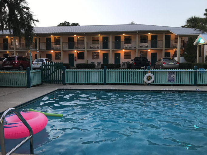Others 2, Steinhatchee River Inn and Marina, Taylor