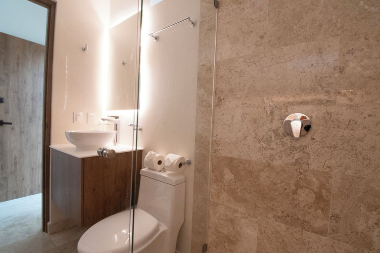 Bathroom 3, Giada Towers by The Spot Rentals, Cozumel