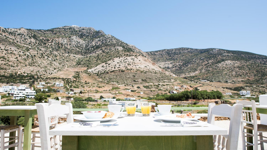 Food & Drinks 3, Lithos Suites Sifnos, South Aegean
