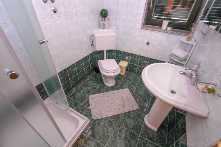 Bathroom 2, Villa Pavla, Slivno