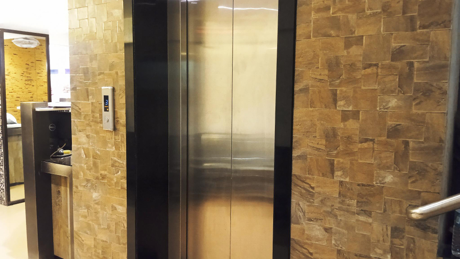 Others 4, Hotel Ramniwas, Jalgaon