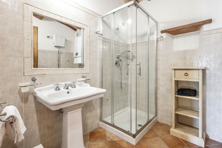 Bathroom 3, Residence with thermal pools in Sorano, Grosseto
