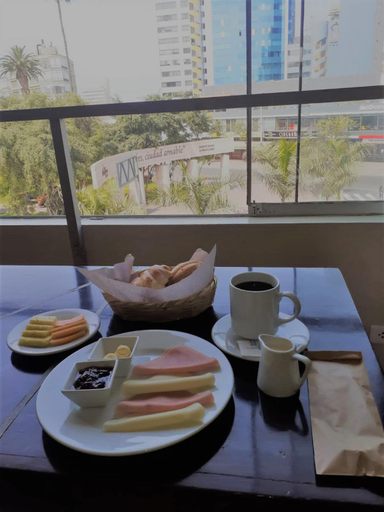 Food & Drinks 4, Pariwana Hostel Lima, Lima