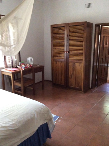 Bedroom 2, Tabonina Guesthouse, Livingstone