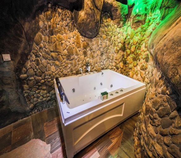 Bathroom 5, Parakkat Nature Resorts, Idukki