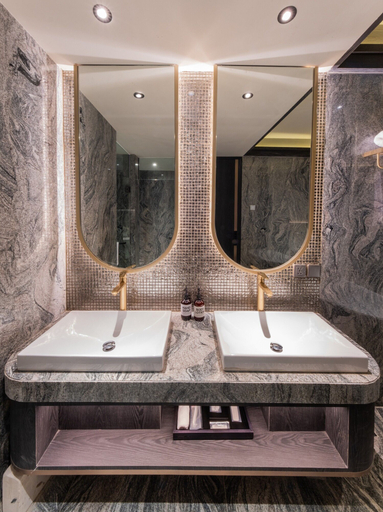 Bathroom 6