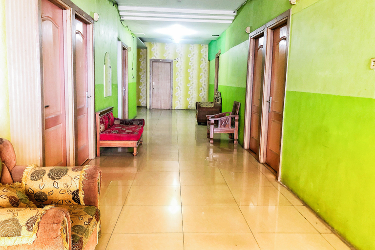 Others 3, RedDoorz near RS Siloam Karawaci, Tangerang