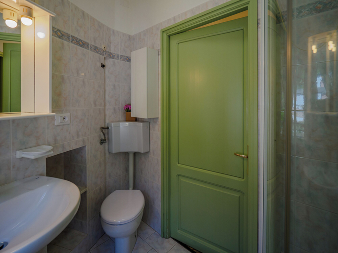 Bathroom 2, La Casa del Pastenello Family Apartment with AC, La Spezia