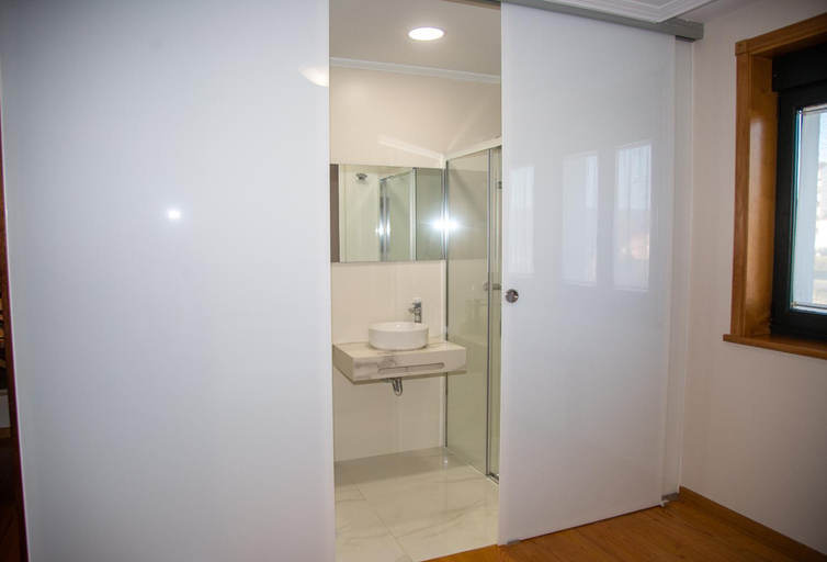 Bathroom 3, A Lua do Camino, A Coruña