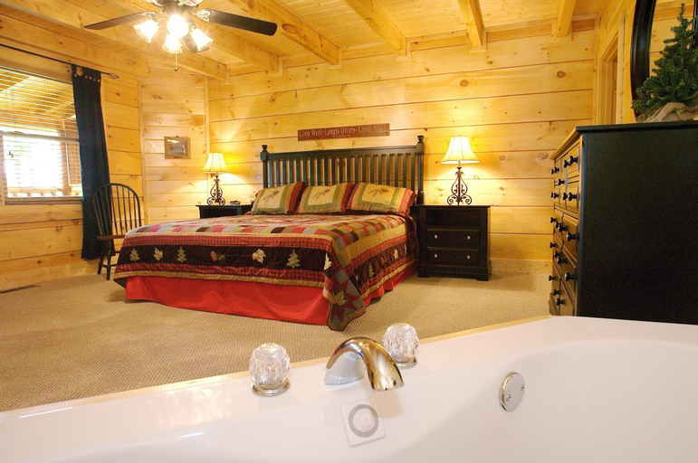 Bedroom 3, A Time to Remember, Sevier