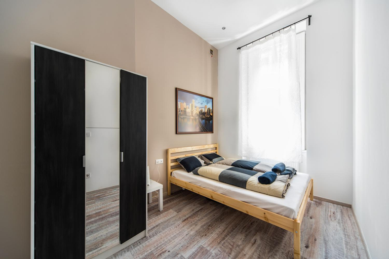 5, Elisabeth 21 Apartment, Budapesti