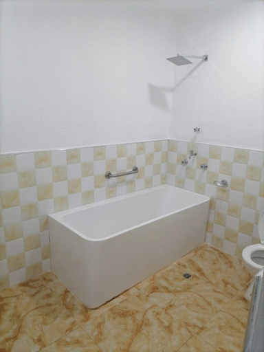 Bathroom 3, White Diamond Apartment, Macuata