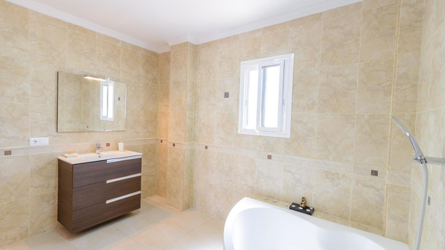 Bathroom 3, Villa Jazmin Vinuela by Ruralidays, Málaga