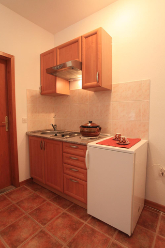 Others 4, Apartments Pinus, Jelsa