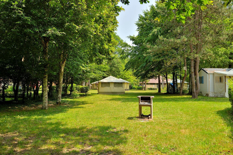 Others 5, Camping Etang de la Vallee, Loiret