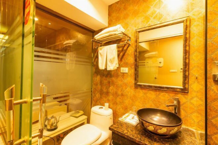 Bathroom 5, Tangguo Fashion Hotel, Wuhan