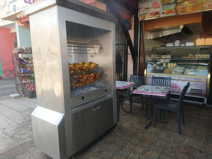 Food & Drinks 4, Appartement SEULEMENT POUR FAMILLE 10 minutes de la plage Parking gratuit, Agadir-Ida ou Tanane