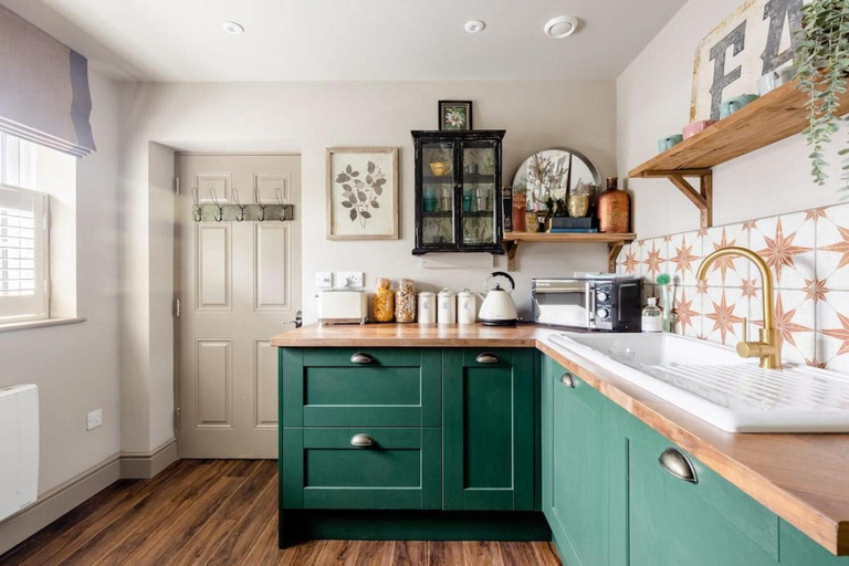 Others 4, Peaceful Studio Flat With Patio and Dogs Allowed, Surrey