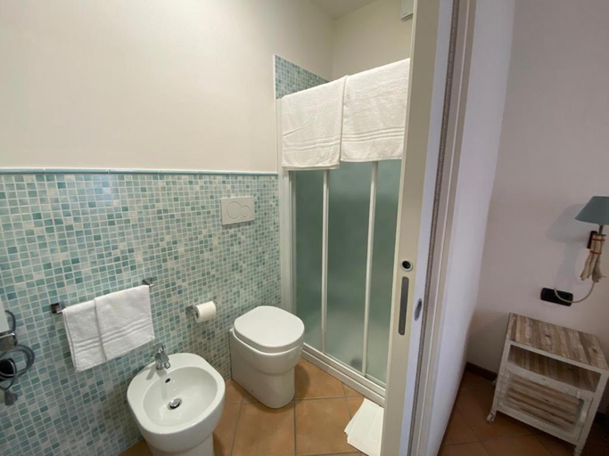 Others 4, Camere Frangimare, Macerata