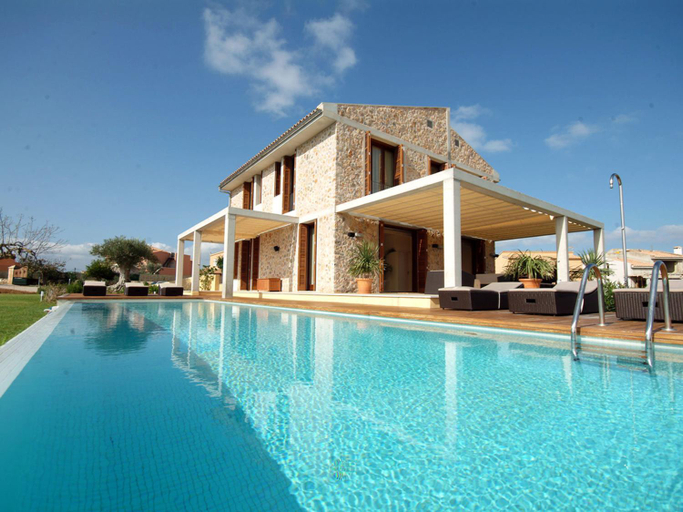 Exterior view 2, Villa Barcares Gran for 10, pool, gym and close to beach, Baleares