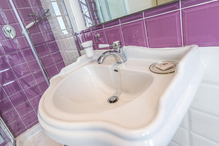 Bathroom 5
