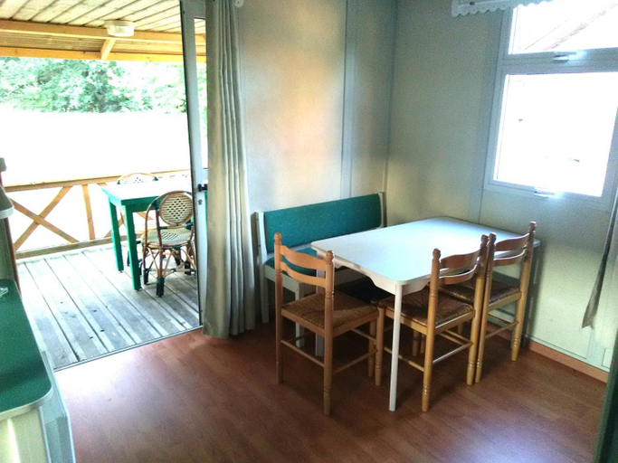 Others 2, Camping familial les chalets d'Uza, Landes