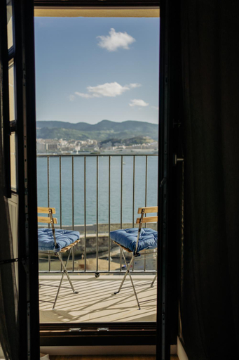 Others 4, Apartamentos Etxetxu Branka eta Ankora, Vizcaya