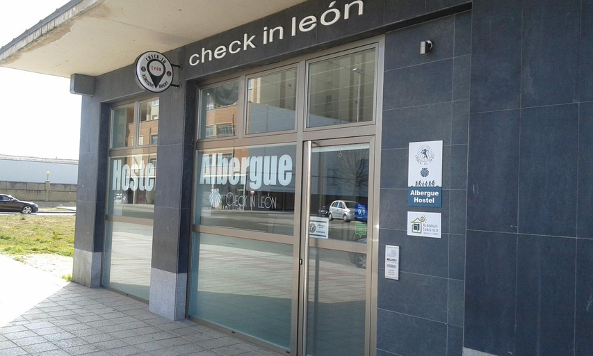Others 4, Check In Leon, León