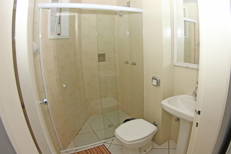 Bathroom 2, Atlantico Sul Hotel, Laguna